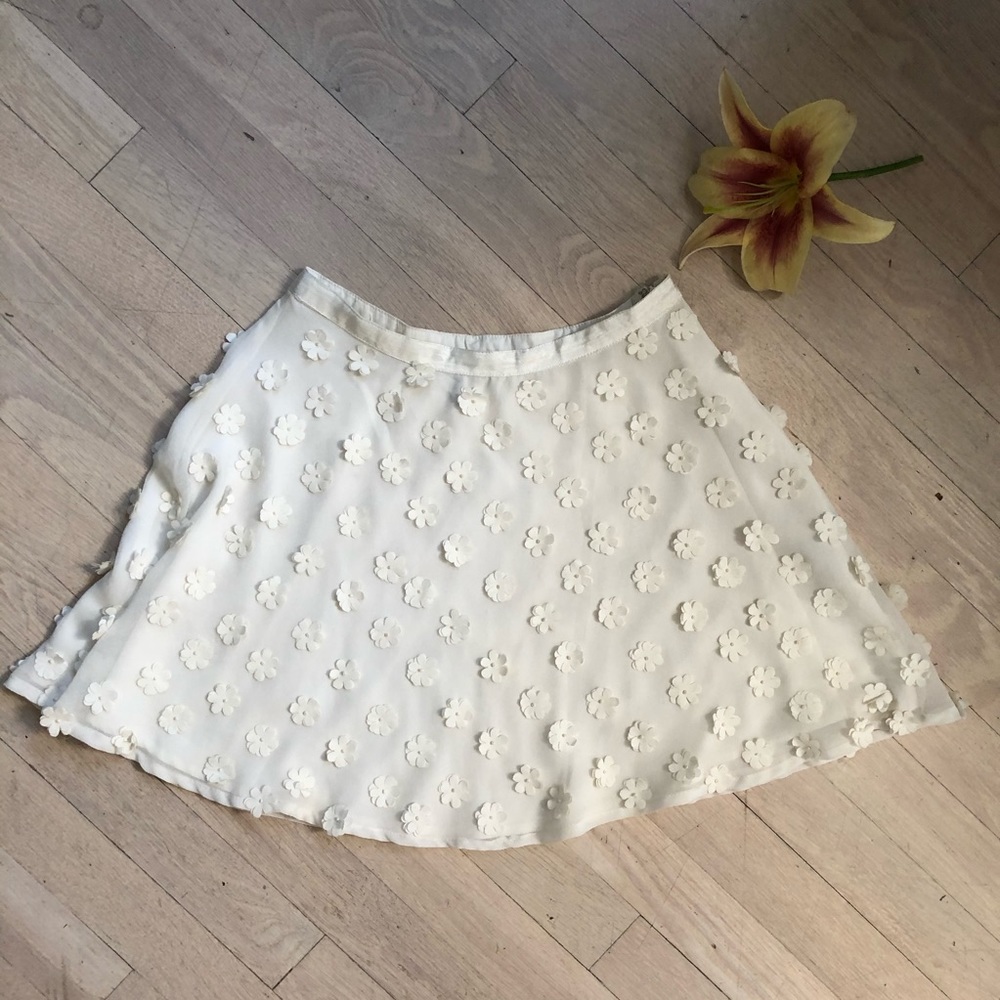 Adorable FOREVER 21 A-line mini skirt 3D flowers